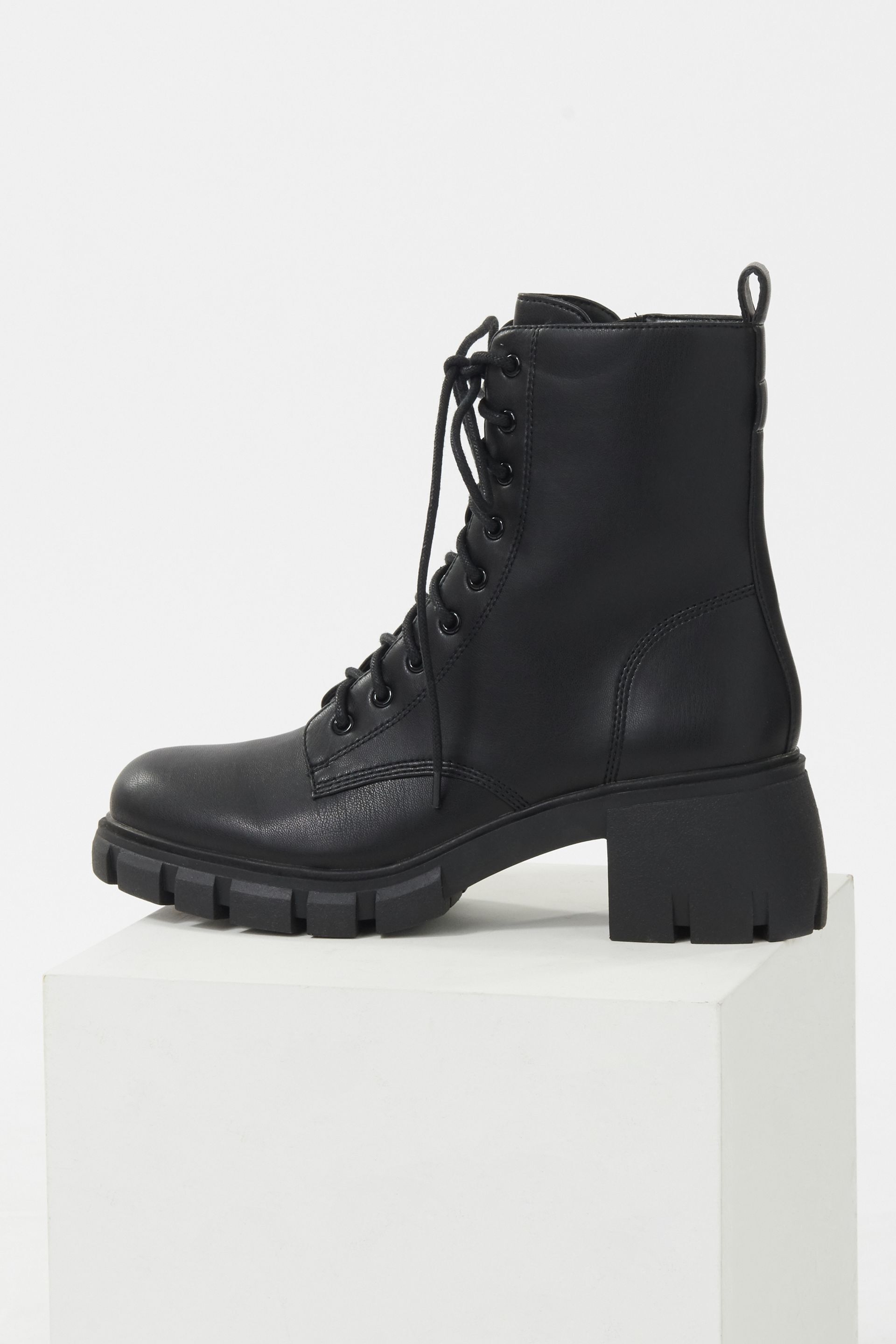 steve madden hyperr1 boots