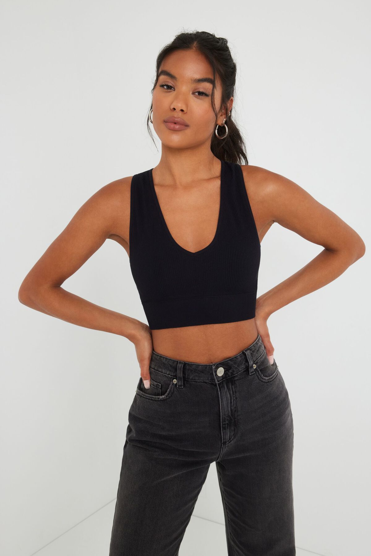 These Seamless Tank Tops Are Perfect for Travel